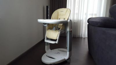 Лот: 8475877. Фото: 1. Стульчик для кормления Peg-Perego... Стульчики для кормления