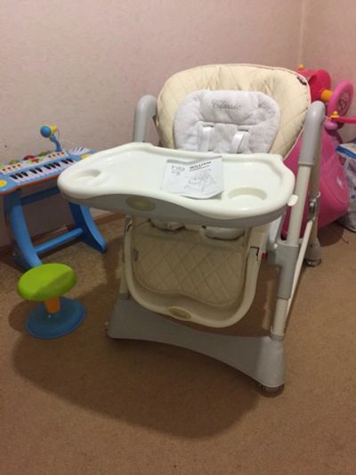 Лот: 12122069. Фото: 1. Стул для кормления Happy Baby. Стульчики для кормления