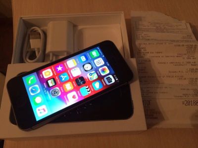 Лот: 13043016. Фото: 1. Iphone Se 32Gb Ростест. Смартфоны