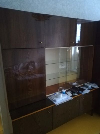 Лот: 17040061. Фото: 1. Сервант 80-годов СССР со стеклам... Гостиные, стенки, горки