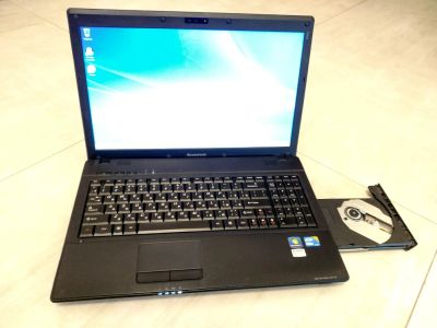 Лот: 11045889. Фото: 1. Ноутбук Lenovo 4 Gb, 700 Gb, i3... Ноутбуки