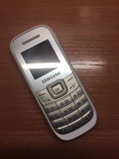 Лот: 12636468. Фото: 1. Сотовый телефон Samsung (5583). Кнопочные мобильные телефоны