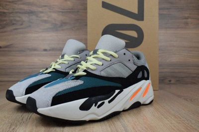 Лот: 12182000. Фото: 1. Кроссовки adidas yezzy boost 700... Кеды, кроссовки, слипоны