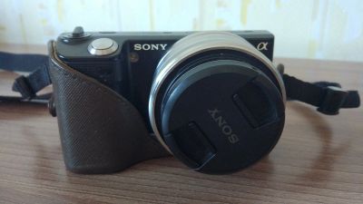 Лот: 12126248. Фото: 1. Sony Alpha NEX-5 с объективом... Цифровые беззеркальные со сменной оптикой