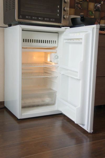 Лот: 9469644. Фото: 1. холодильник daewoo fr-147 класс... Холодильники, морозильные камеры