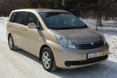 Лот: 2474869. Фото: 1. Toyota Isis 2004г. Минивэн 7 мест. Автомобили