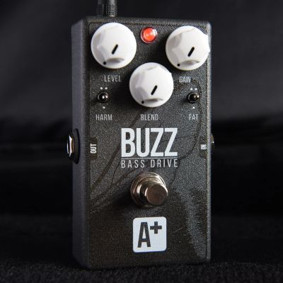 Лот: 11274312. Фото: 1. A+ Shift Line Buzz Bass Drive... Гитарные эффекты и комбоусилители