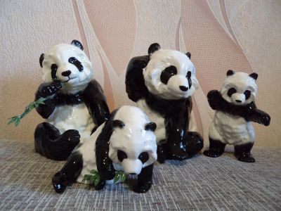 Лот: 11700583. Фото: 1. Фарфоровые статуэтки панд (медведь... Фигурки, статуэтки