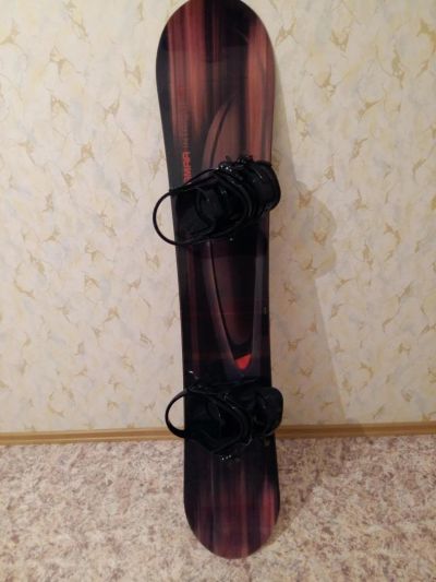 Лот: 8477750. Фото: 1. Сноуборд Lamar Intrigue + крепления... Сноуборды