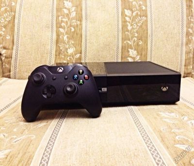 Лот: 11598298. Фото: 1. Xbox one 500 gb 2 геймпада + очень... Игровые приставки, консоли