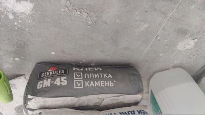 Лот: 25436913. Фото: 1. Клей для плитки Gerkules GM 45... Смеси, шпатлевки, цемент