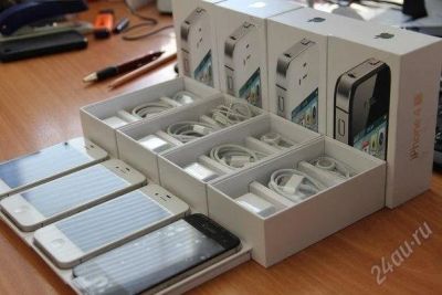 Лот: 2657741. Фото: 1. iPhone 4S 16GB - 18200 RUB. Кнопочные мобильные телефоны