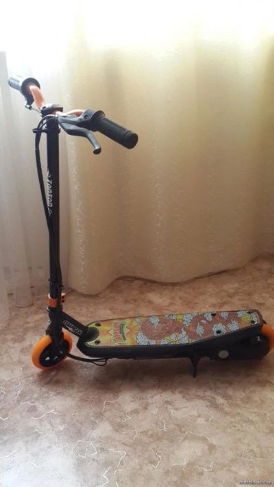 Лот: 10454517. Фото: 1. электросамокат charger 24volt... Роликовые коньки, скейтборды, самокаты
