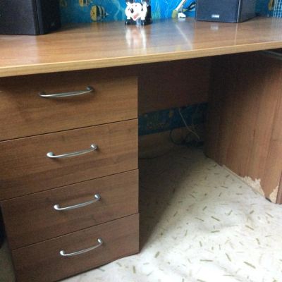 Лот: 9858098. Фото: 1. Стол письменный. Компьютерные и письменные столы