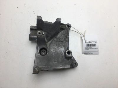 Лот: 20505506. Фото: 1. Кронштейн генератора Nissan Bluebird... Двигатель и элементы двигателя