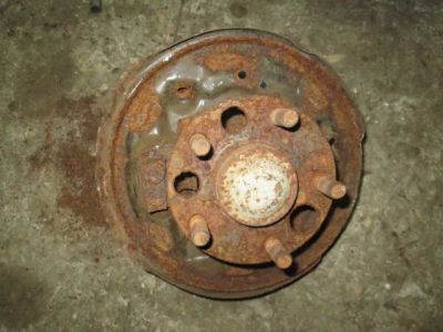 Лот: 21418911. Фото: 1. ступица Subaru Impreza GF1, GC1. Двигатель и элементы двигателя