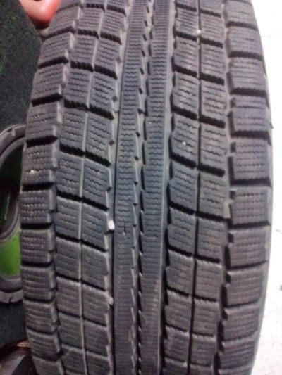 Лот: 6298508. Фото: 1. Продам 2 шины maxxis presa ice. Шины