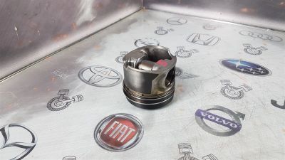 Лот: 23587686. Фото: 1. Поршень Audi Q7 BUG 059198401D... Двигатель и элементы двигателя