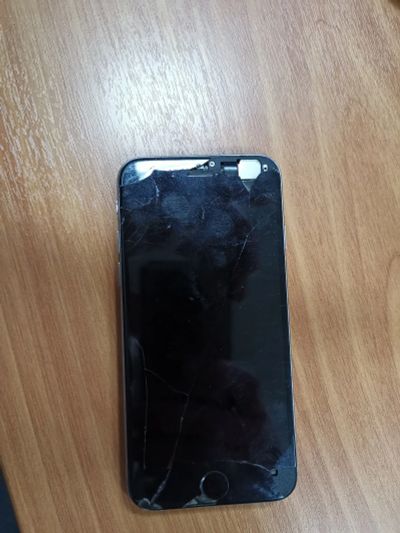 Лот: 12792113. Фото: 1. Iphone 6. Смартфоны