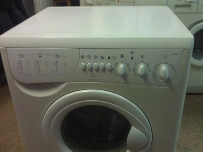 Лот: 3686958. Фото: 1. Стиральная машина Indesit W105TX... Стиральные машины