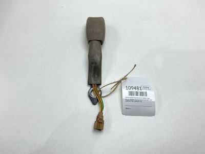Лот: 25240875. Фото: 1. Замок ремня безопасности Nissan... Двигатель и элементы двигателя