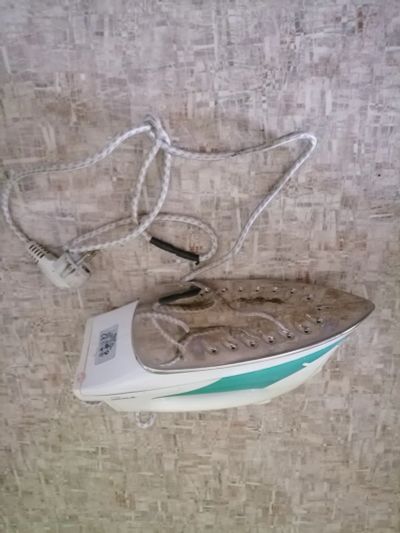 Лот: 20405464. Фото: 1. Утюг. Утюги, парогенераторы, отпариватели