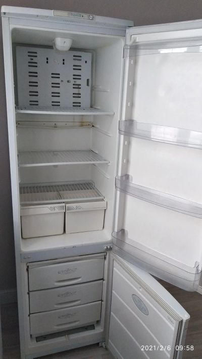 Лот: 17197695. Фото: 1. Холодильник бирюса. Холодильники, морозильные камеры