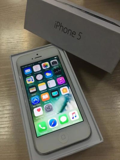 Лот: 9422549. Фото: 1. iPhone 5 White 16GB. Смартфоны