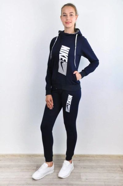 Лот: 14811376. Фото: 1. Спортиный костюм nike. Спортивные костюмы