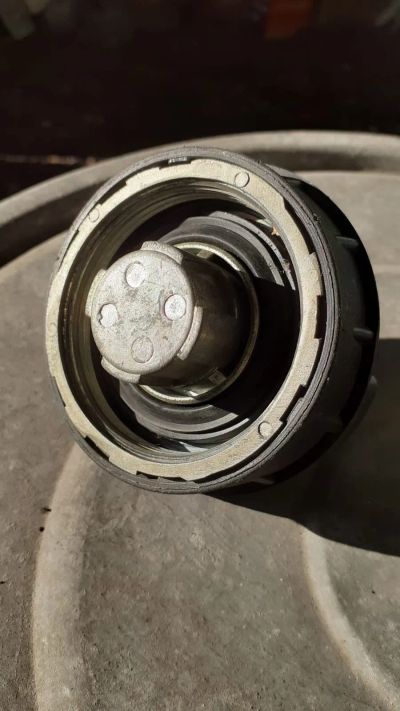 Лот: 25898981. Фото: 1. крышка бензобака ваз с ключем. Кузов