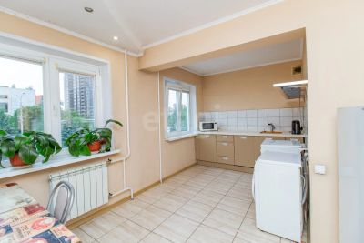 Лот: 25527155. Фото: 1. 3-комн. квартира , Красноярск... Квартиры, студии