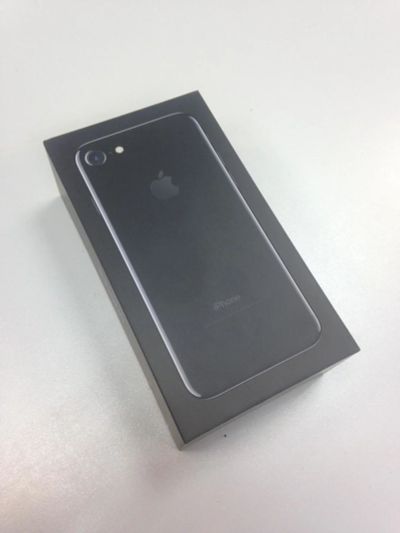 Лот: 9380325. Фото: 1. Смартфон Apple iPhone 7 Jet Black... Смартфоны
