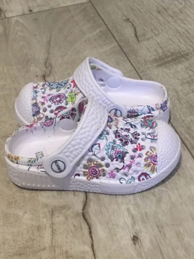 Лот: 13710821. Фото: 1. Сандалии Crocs. Сандалии