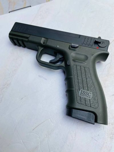 Лот: 22839513. Фото: 1. Охолощенный пистолет Glock К17... Сигнальное и охолощенное (СХП) оружие
