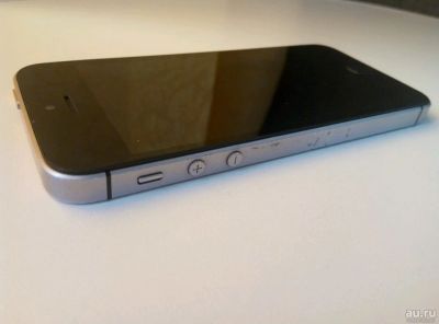 Лот: 13293849. Фото: 1. iPhone SE. Смартфоны