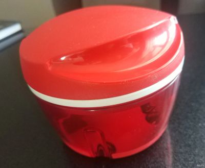 Лот: 14375201. Фото: 1. Измельчитель Tupperware ручной. Кухонная