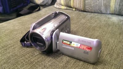 Лот: 5640915. Фото: 1. Видеокамера Panasonic SDR-H250. Видеокамеры
