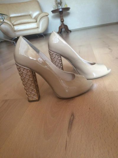 Лот: 5956376. Фото: 1. Лакированные туфли Moda Donna... Туфли