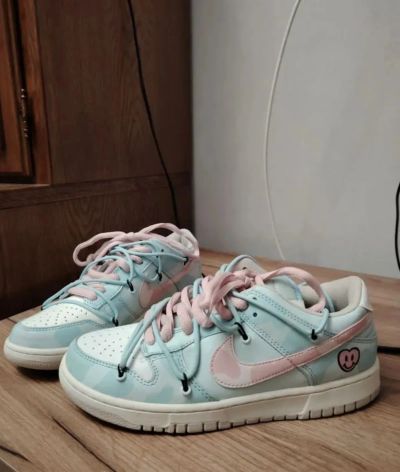 Лот: 25729465. Фото: 1. Nike женские (эксклюзив). Кеды, кроссовки, слипоны