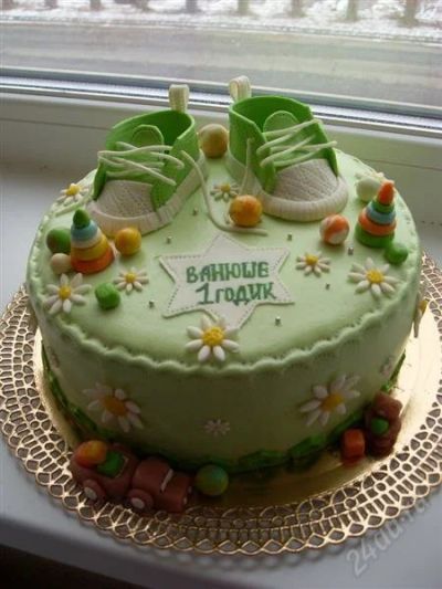 Лот: 837460. Фото: 1. Торт с кедами для мальчика. Торты, пирожные