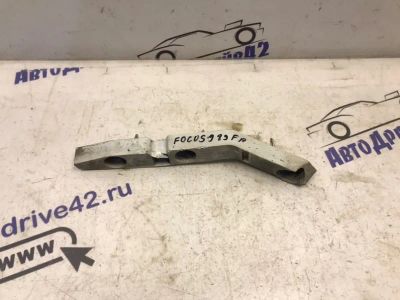 Лот: 21709949. Фото: 1. крепление бампера Ford Focus CB4. Двигатель и элементы двигателя