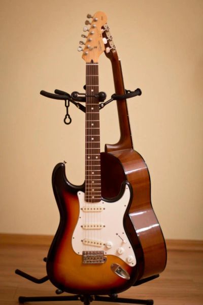 Лот: 4048174. Фото: 1. Squier by Fender Stratocaster... Гитары