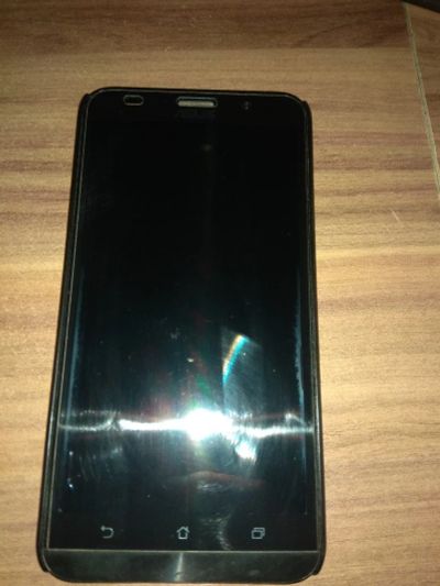 Лот: 9860648. Фото: 1. ASUS ZenFone 2 ZE551ML 4/32GB. Смартфоны