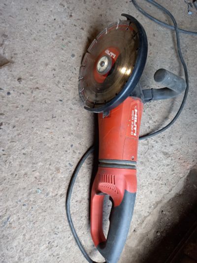 Лот: 17488175. Фото: 1. Ушм hilti dcg 230-d. Электроинструмент