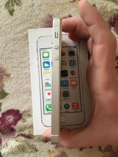 Лот: 10852937. Фото: 1. iPhone 5s silver. Смартфоны
