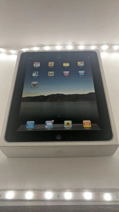 Лот: 17573074. Фото: 1. Apple iPad 1 32GB. Планшеты