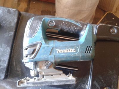 Лот: 4477001. Фото: 1. Продам Б/у Лобзик Makita 4350... Электроинструмент