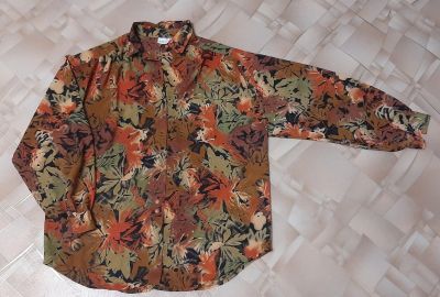 Лот: 20303824. Фото: 1. Блузка в листья 46 р-р. Блузы, рубашки