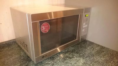 Лот: 7111319. Фото: 1. Микроволновая печь LG MB-3944JL. Микроволновки, мини-печи