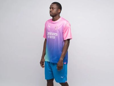 Лот: 24975413. Фото: 1. Футбольная форма Puma AC Milan. Форма